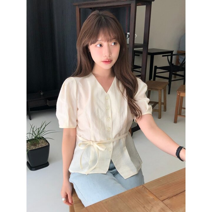 (신세계강남점)스트랩 포인트 브이넥 블라우스 C262MSC334