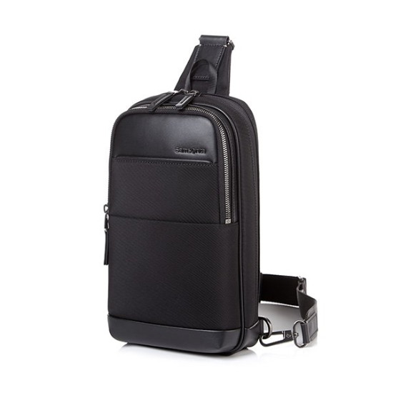 WADE 3 슬링백 BLACK UQ409004