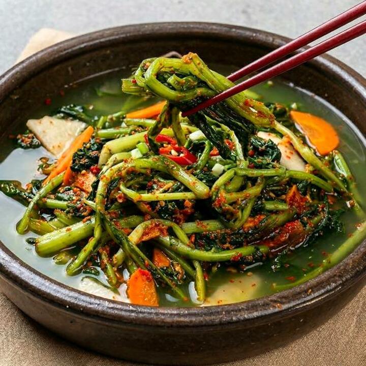 [2KG + 2KG] 아삭아삭 시원한 맛이 일품! 열무물김치/홍고추열무물김치 2KG + 2KG
