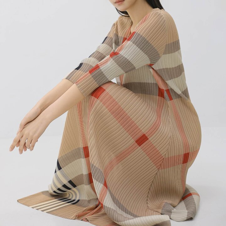 플라라 (88까지)플리츠브이넥체크원피스