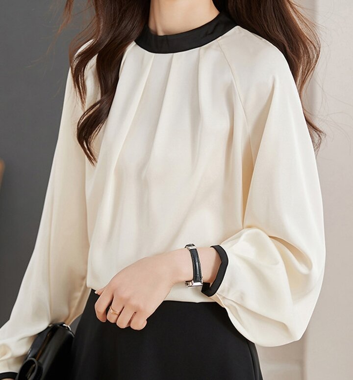블랙 백리본넥 링클 블라우스 F2AE8C