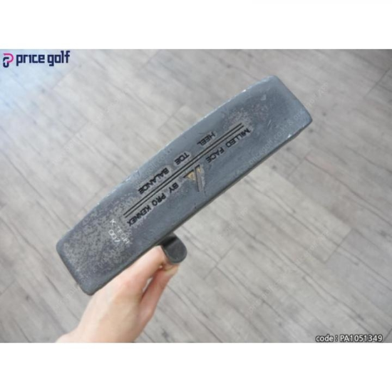 [중고][프로 케넥스] 007 33인치 일자형. 밀드 페이스의 타구감과 볼의 구름이 좋은 퍼터입니다.