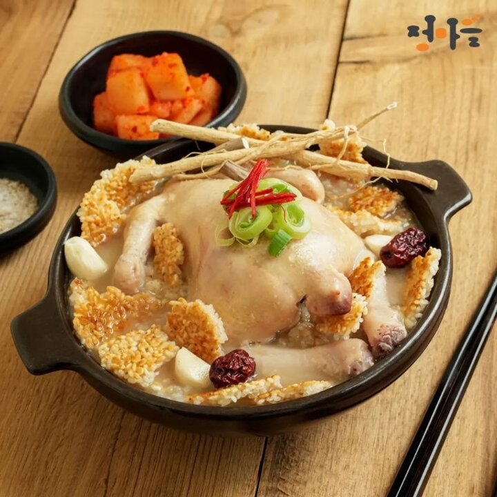 I[정마을] 실온보관 한우사골 사골누룽지삼계탕 1kg x 2팩 / 국내산 닭 사용