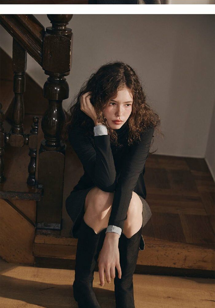 [롯데카드5%할인]브이컷 26FW 울블렌디드 모크넥 티블라우스 4종